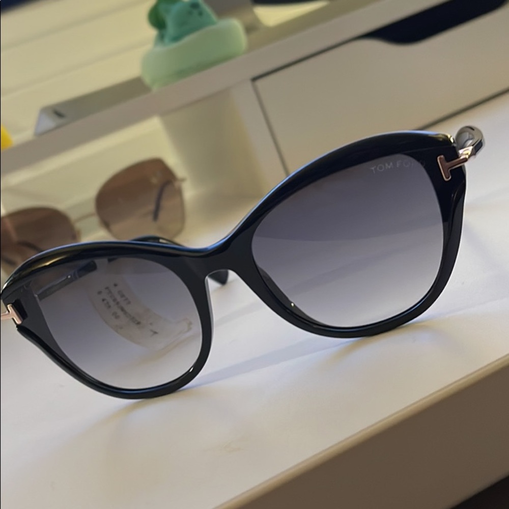 Tom Ford Leigh Women’s Sunglasses (Size 62-20-135) $475